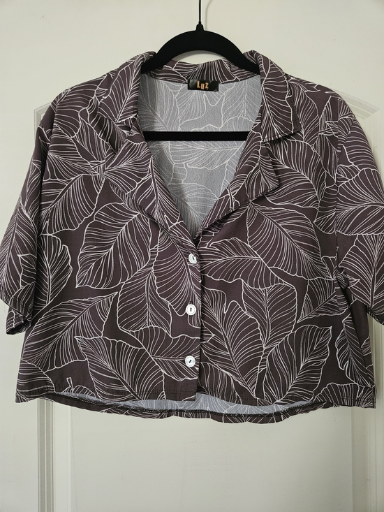 Luz Tops - Women's Button-Front Crop Top
